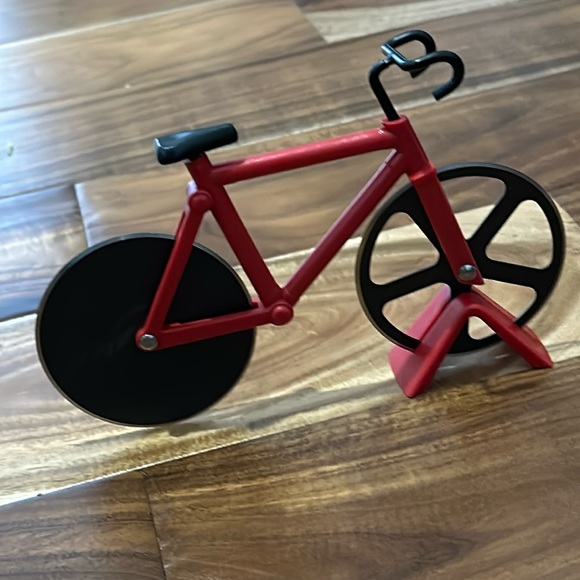 NEW Red Bicycle Double Pizza Cutter Cycling Cyclist Bike Novelty Gift - Picture 3 of 3